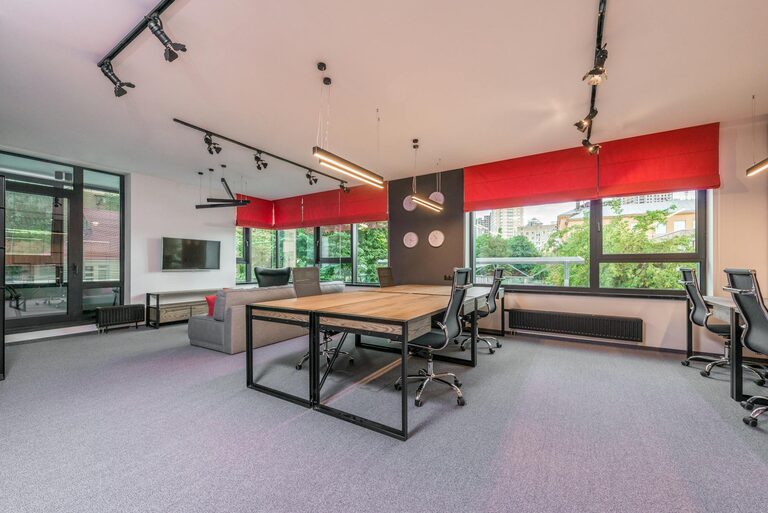 Tips for Choosing a Comfortable Desk Chair for Your Workspace